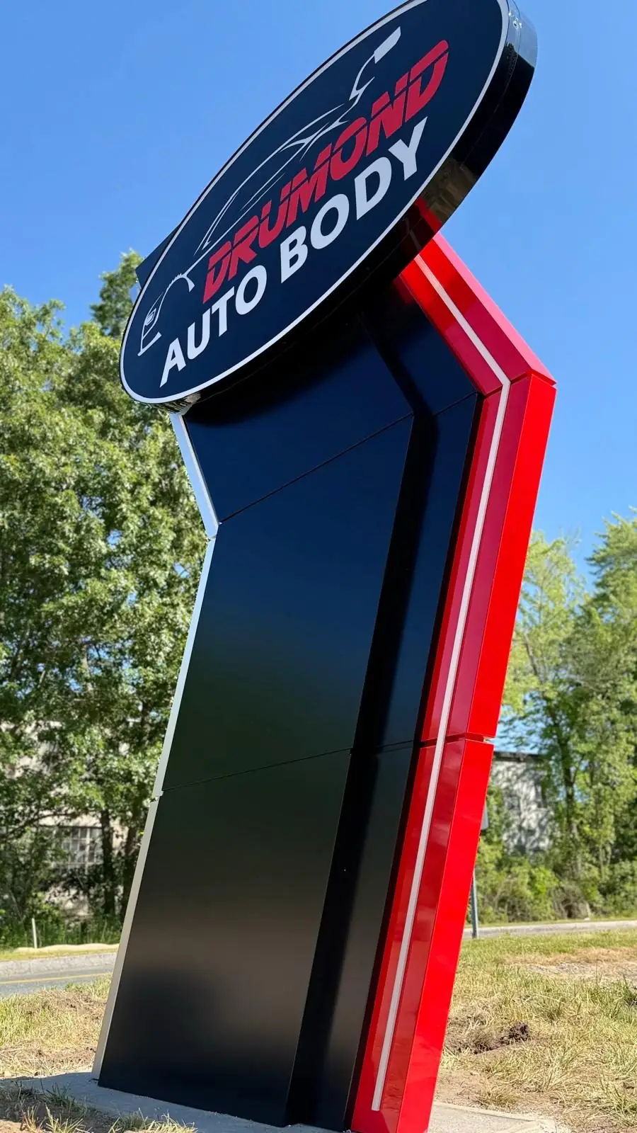 Black and red ACM totem sign for Drumond Auto Body in Framingham